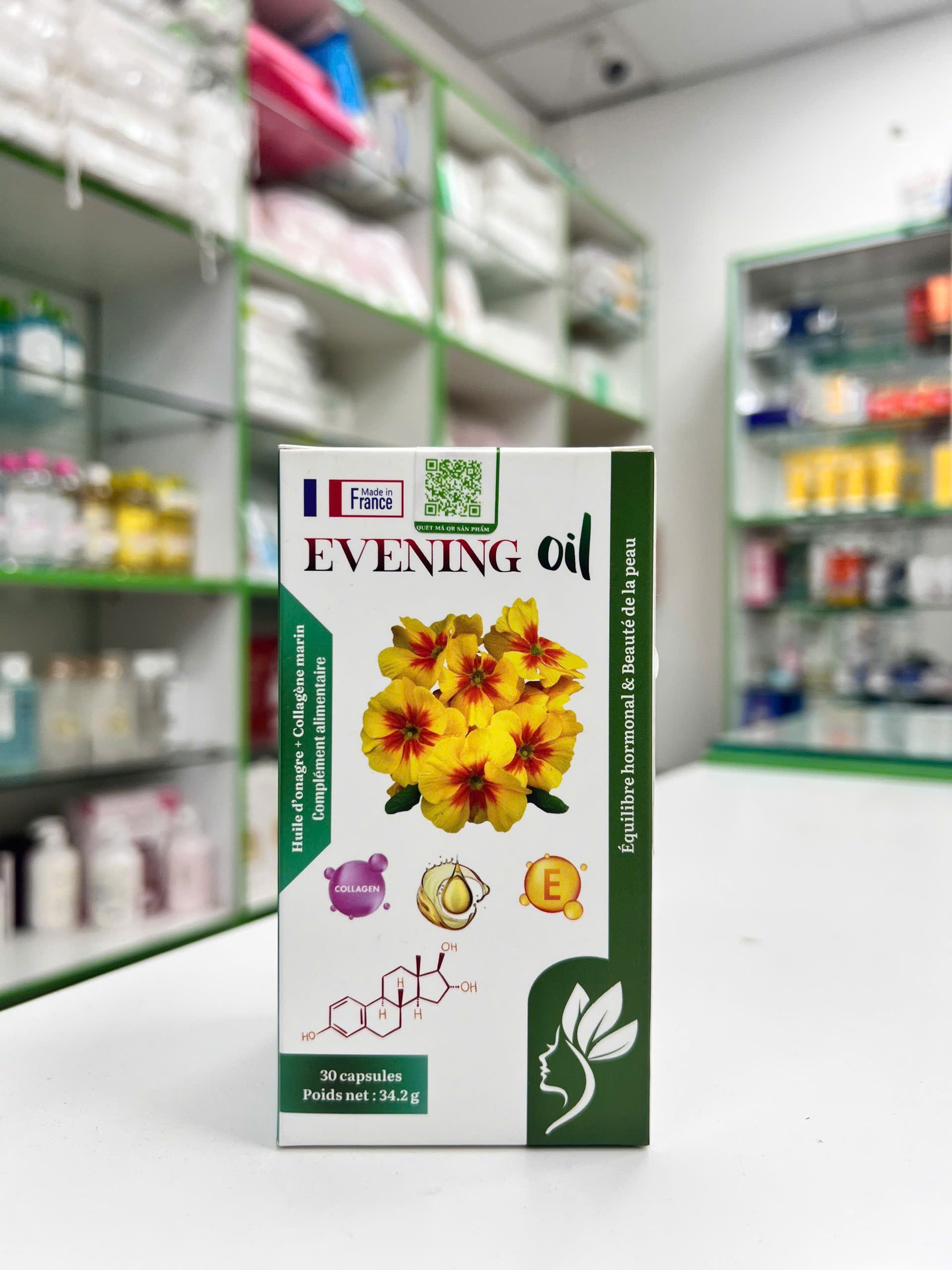 EVENING Oil — tổng quan sản phẩm với thiết kế chai dầu dưỡng